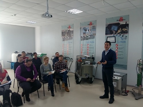 Тренінг з використання обладнання для вирощування телят