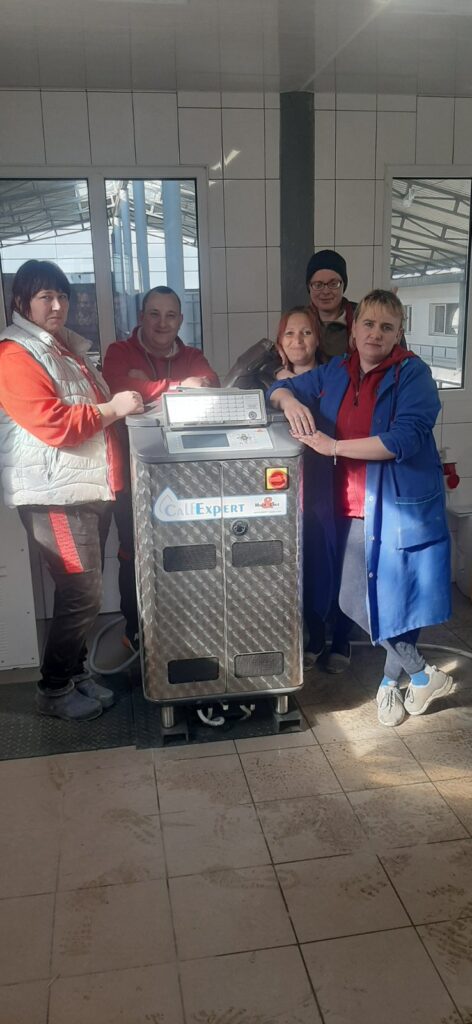 Система автоматичної годівлі телят компанії H&L CalfExpert